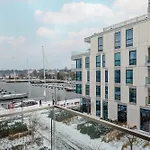 Port Marine With Sea View By Renters Apartmán