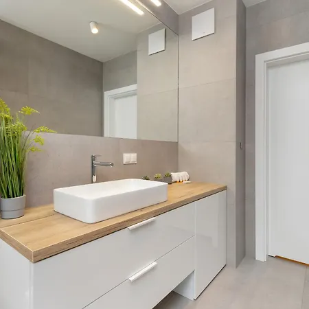 Port Marine With Sea View By Renters Lägenhet