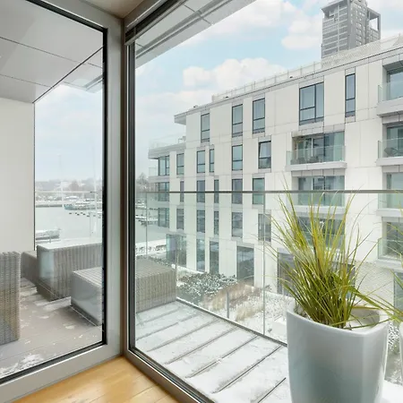 Port Marine With Sea View By Renters * Гдыня